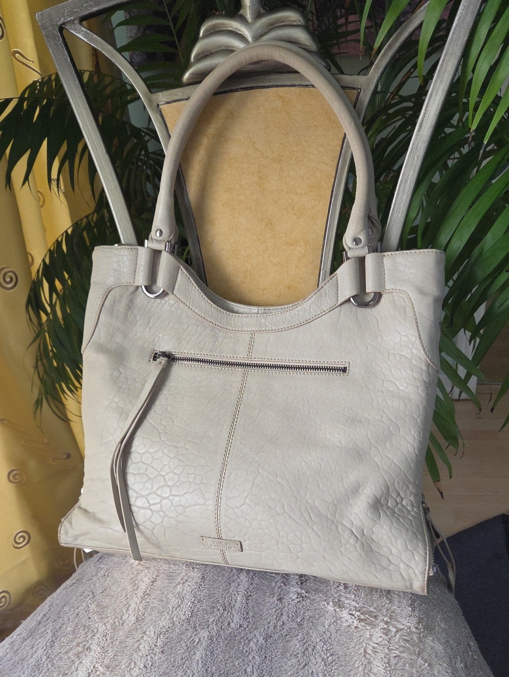 Vince Camuto Leather Tote Bag - Elegant Everyday Style ❤️
